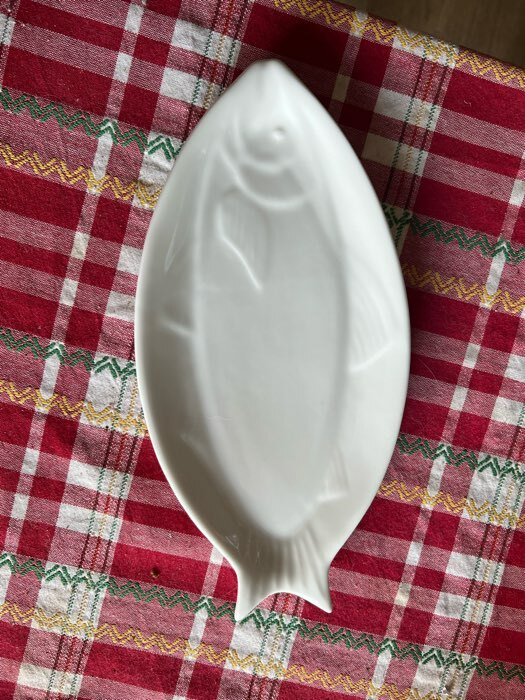 Фотография покупателя товара Блюдо фарфоровое Magistro «Рыбка», 29×14,5×2 см, цвет белый - Фото 3