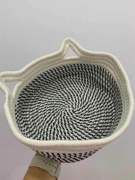 Фотография покупателя товара Корзина для хранения плетёная ручной работы LaDо́m «Кэтс», 22×22×12,5 см, цвет чёрно-белый - Фото 1