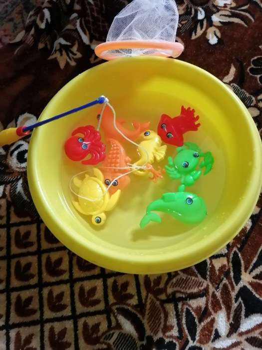 Фотография покупателя товара Магнитная рыбалка для детей «Морские жители», 10 предметов: 1 удочка, 1 сачок, 8 игрушек, цвета МИКС - Фото 8