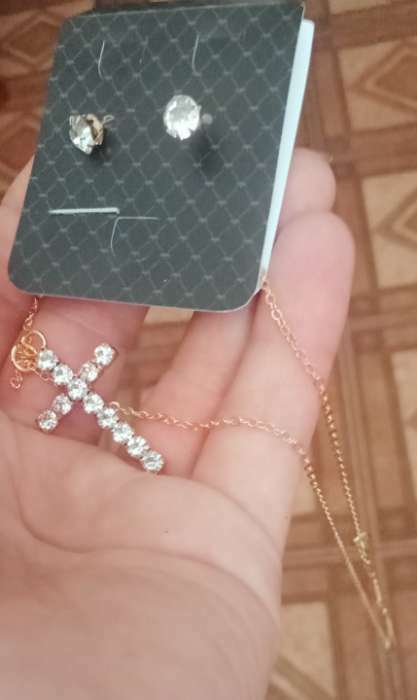 Фотография покупателя товара Гарнитур 2 предмета: серьги, кулон «Крестик», цвет белый в золоте, 43 см - Фото 1