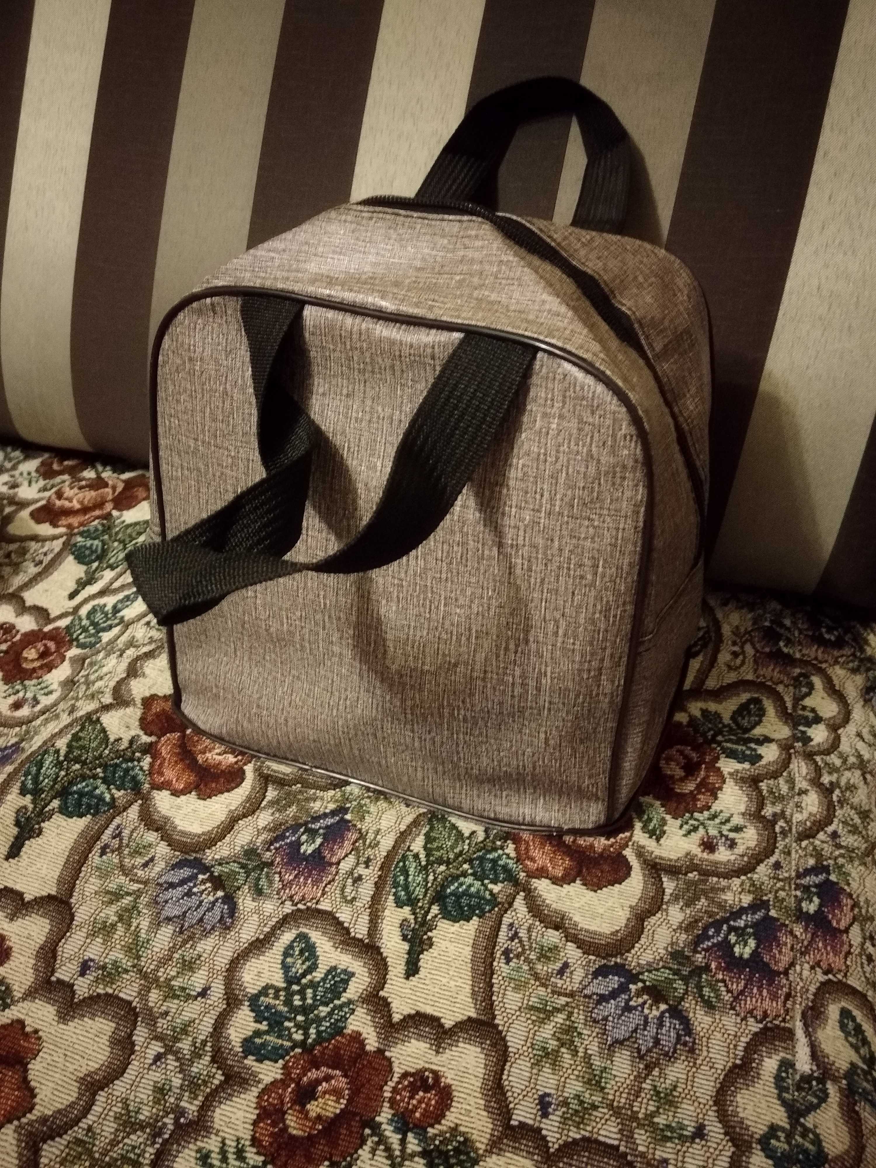 Фотография покупателя товара Косметичка-сумочка, отдел на молнии, ручки, цвет коричневый - Фото 1