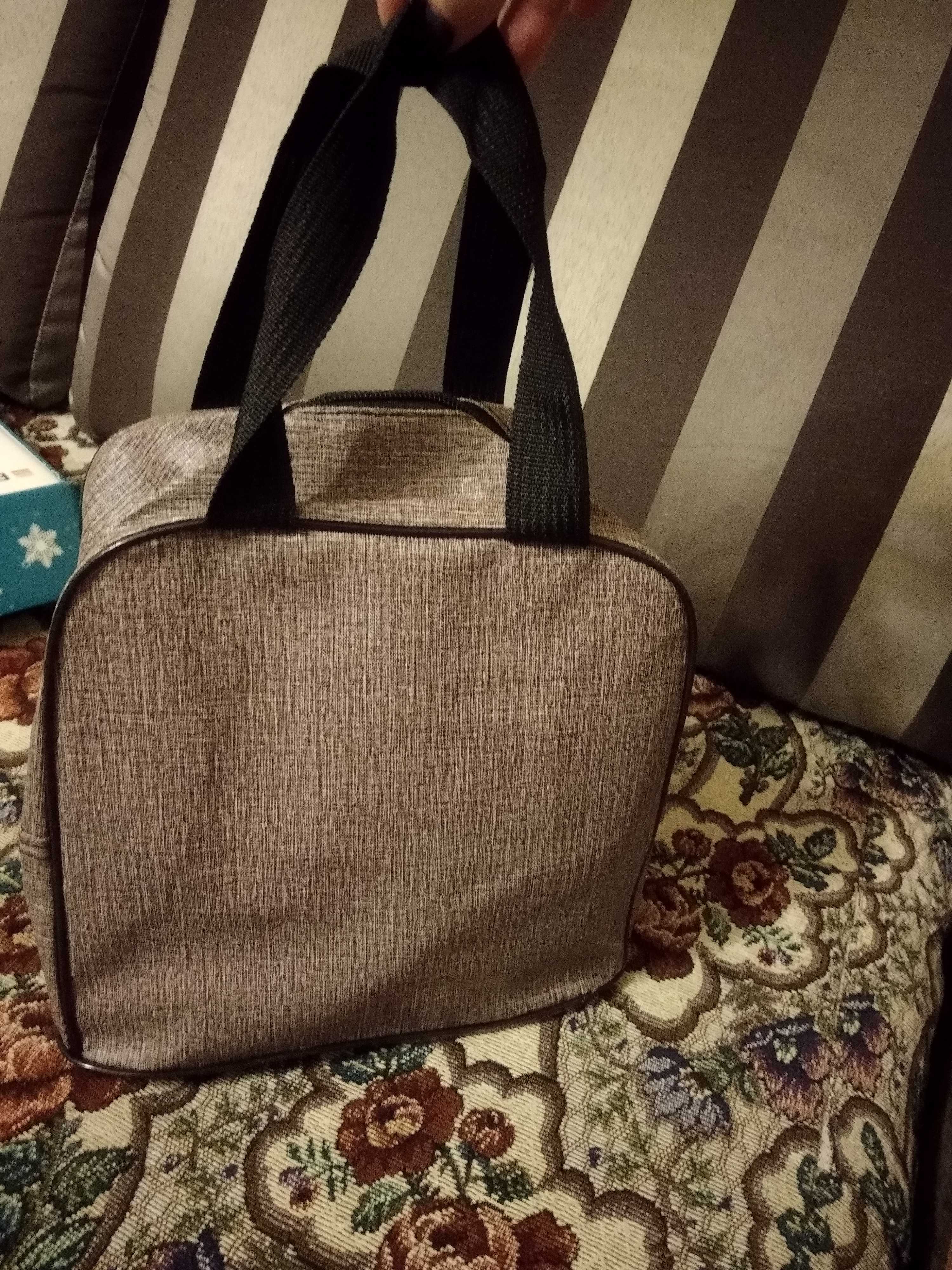 Фотография покупателя товара Косметичка-сумочка, отдел на молнии, ручки, цвет коричневый