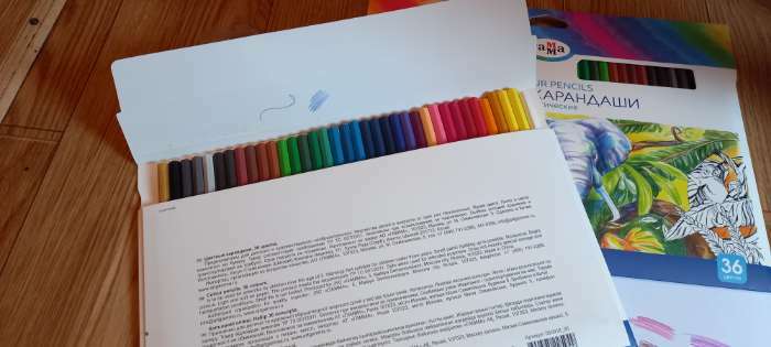 Фотография покупателя товара Карандаши 36 цветов Гамма "Классические", шестигранные, d=2.6 мм, картонная упаковка, европодвес 050918_05