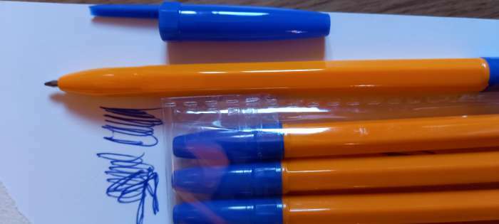 Фотография покупателя товара Набор ручек шариковых 12 штук, стержень 0,7 мм, синий, корпус оранжевый с синим колпачком - Фото 2