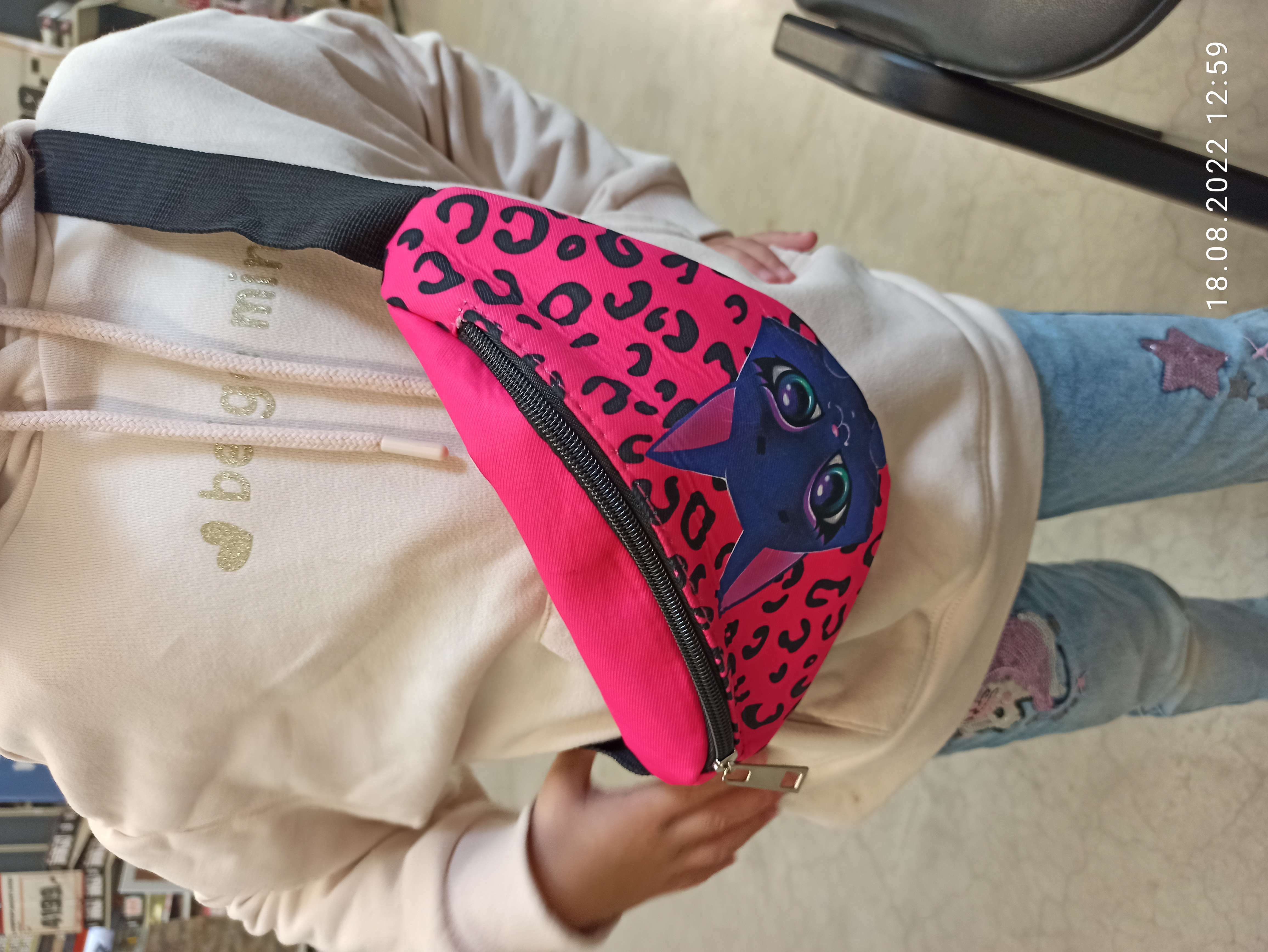 Фотография покупателя товара Сумка детская для девочки поясная «Котик» 20 см × 10 см × 6 см - Фото 1