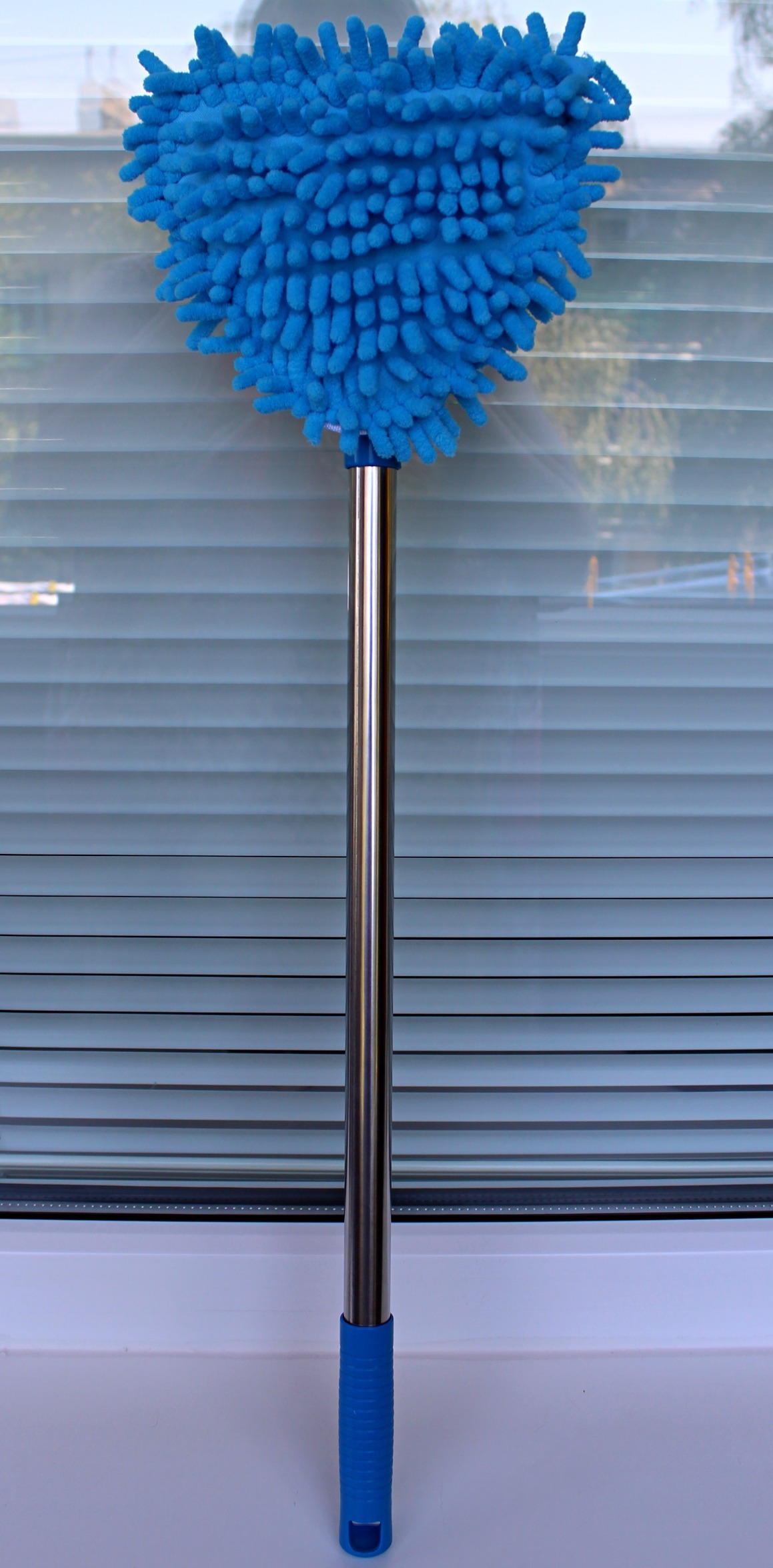 Фотография покупателя товара Окномойка с телескопической металлической ручкой Доляна, 14×16×54(86) см, поворотная головка, микрофибра, цвет синий - Фото 13