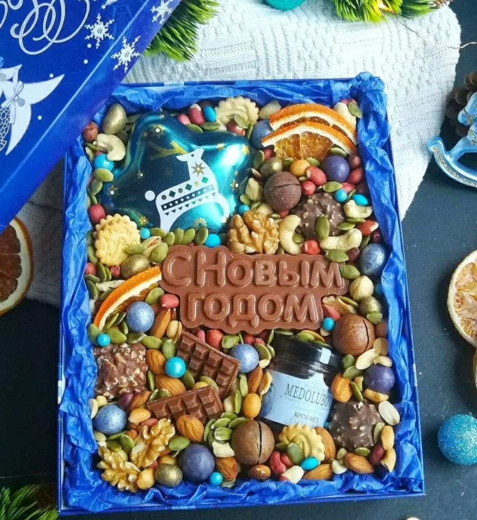 Фотография покупателя товара Форма для шоколада и конфет пластиковая «С новым годом», 15×10 см, цвет прозрачный