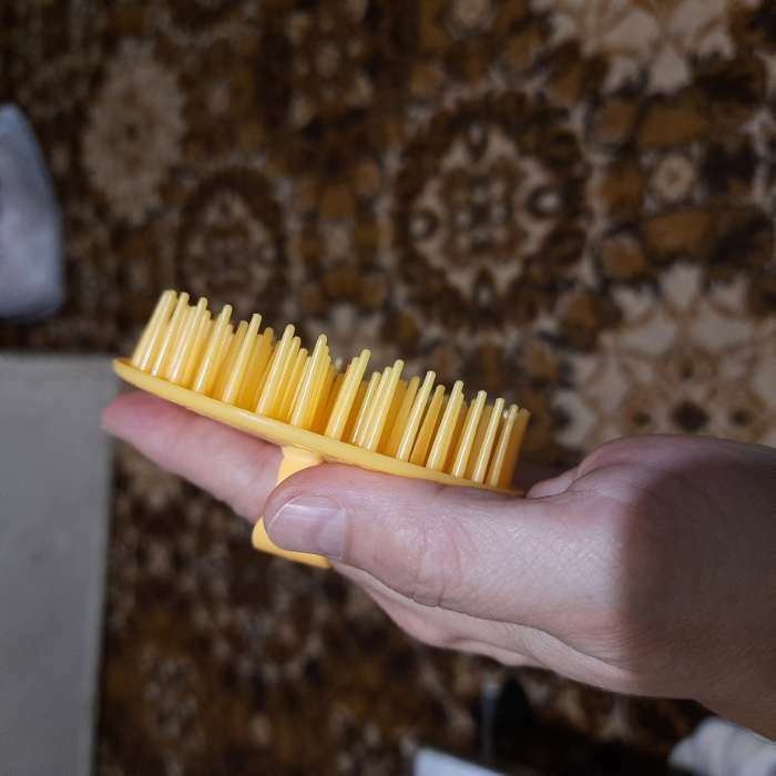 Фотография покупателя товара Щётка-массажёр для мытья головы, 8,7 × 4,5 см, цвет МИКС - Фото 5