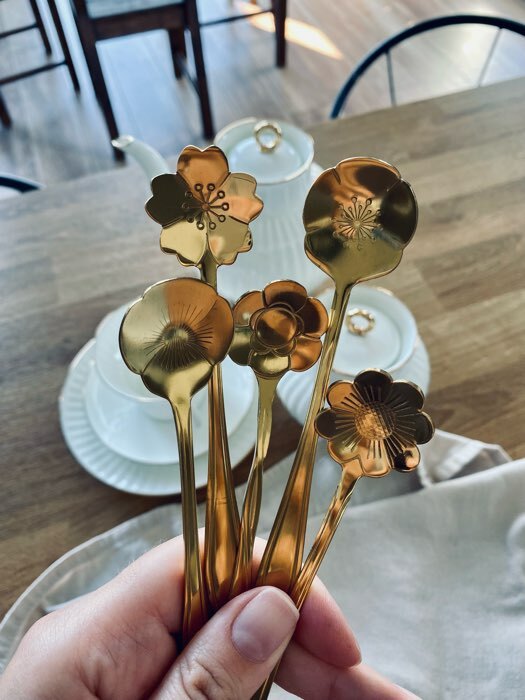Фотография покупателя товара Ложка десертная Magistro «Цветок», длина 12,5 см, цвет золото