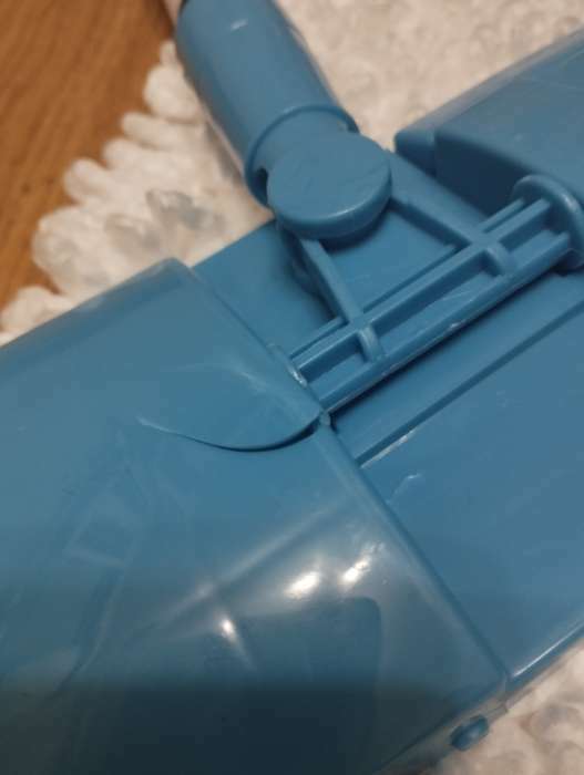 Фотография покупателя товара Швабра для мытья пола плоская Доляна, насадка микрофибра 42×12 см, металлическая ручка 119 см, цвет МИКС - Фото 2