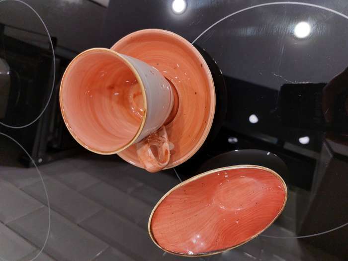 Фотография покупателя товара Чайная пара керамическая «Аура», 2 предмета: чашка 200 мл, блюдце d=13 см, цвет оранжевый - Фото 2