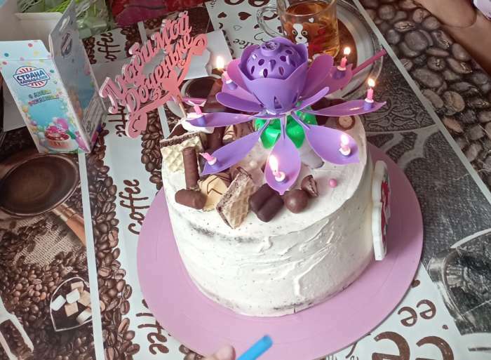 Фотография покупателя товара Свеча для торта музыкальная "Тюльпан", крутящаяся, фиолетовая, 14,5×6 см