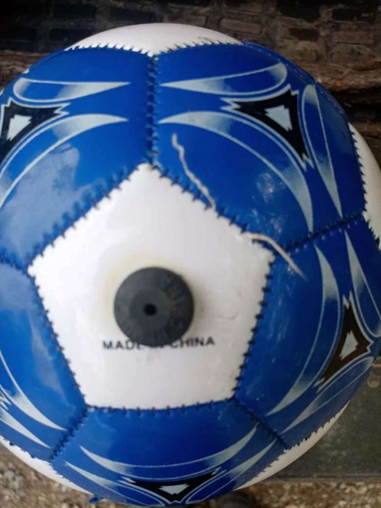 Фотография покупателя товара Мяч футбольный ONLYTOP, PVC, машинная сшивка, 32 панели, р. 2, цвет МИКС - Фото 6