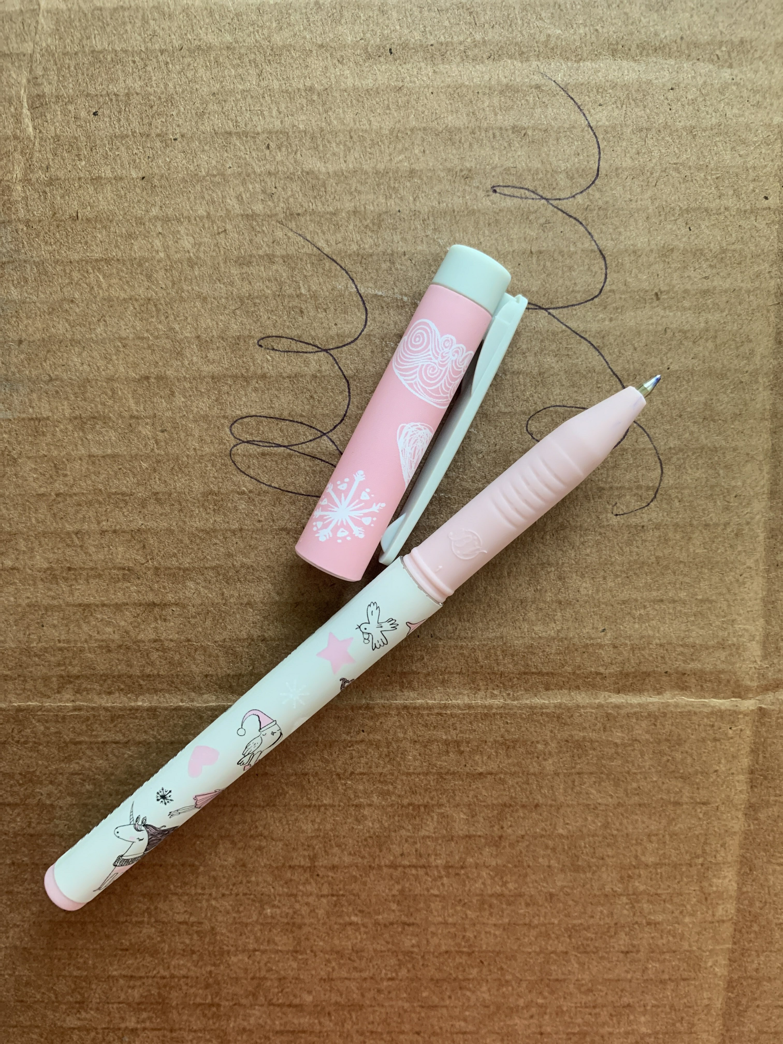 Фотография покупателя товара Ручка шариковая FreshWrite "Девочка и Единорог.Сердечки", 0,7 мм, синие чернила