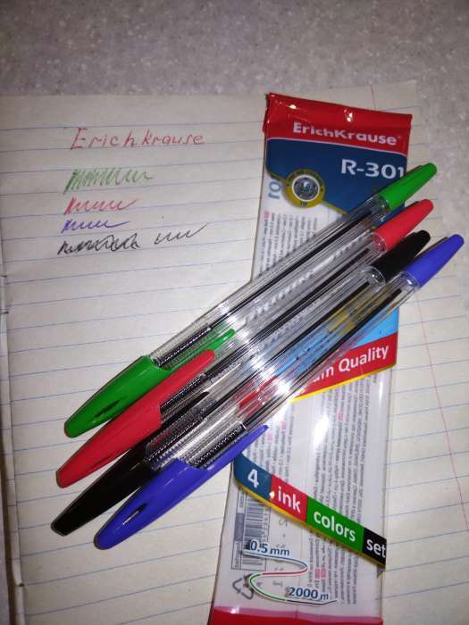 Фотография покупателя товара Набор ручек шариковых 4 цвета ErichKrause R-301 Classic Stick, узел 1.0 мм, чернила: синие, чёрные, красные, зелёные, длина линии письма 2000 метров, европодвес - Фото 2