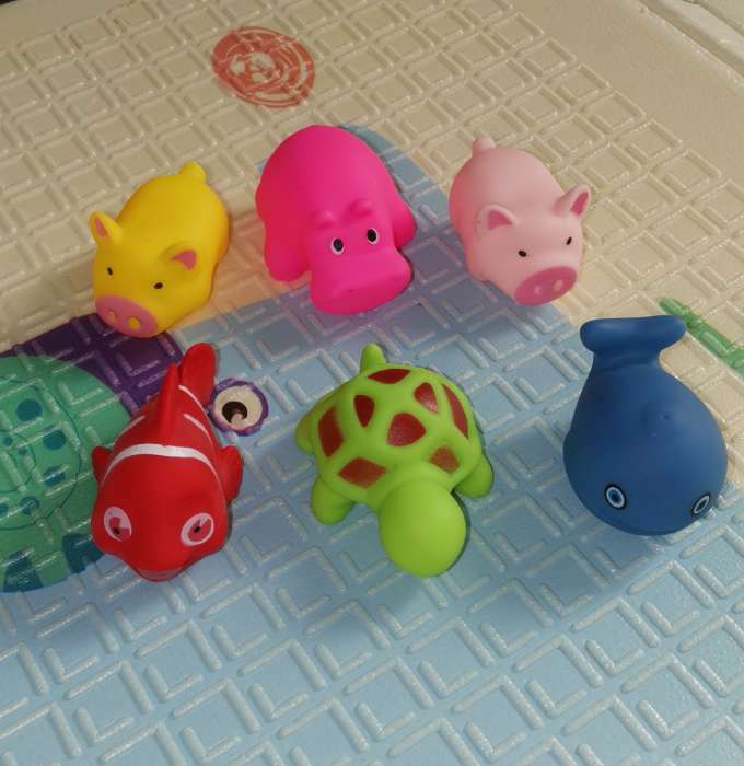 Фотография покупателя товара Набор резиновых игрушек для ванны «Малыши», 6 шт, с пищалкой, Крошка Я - Фото 1