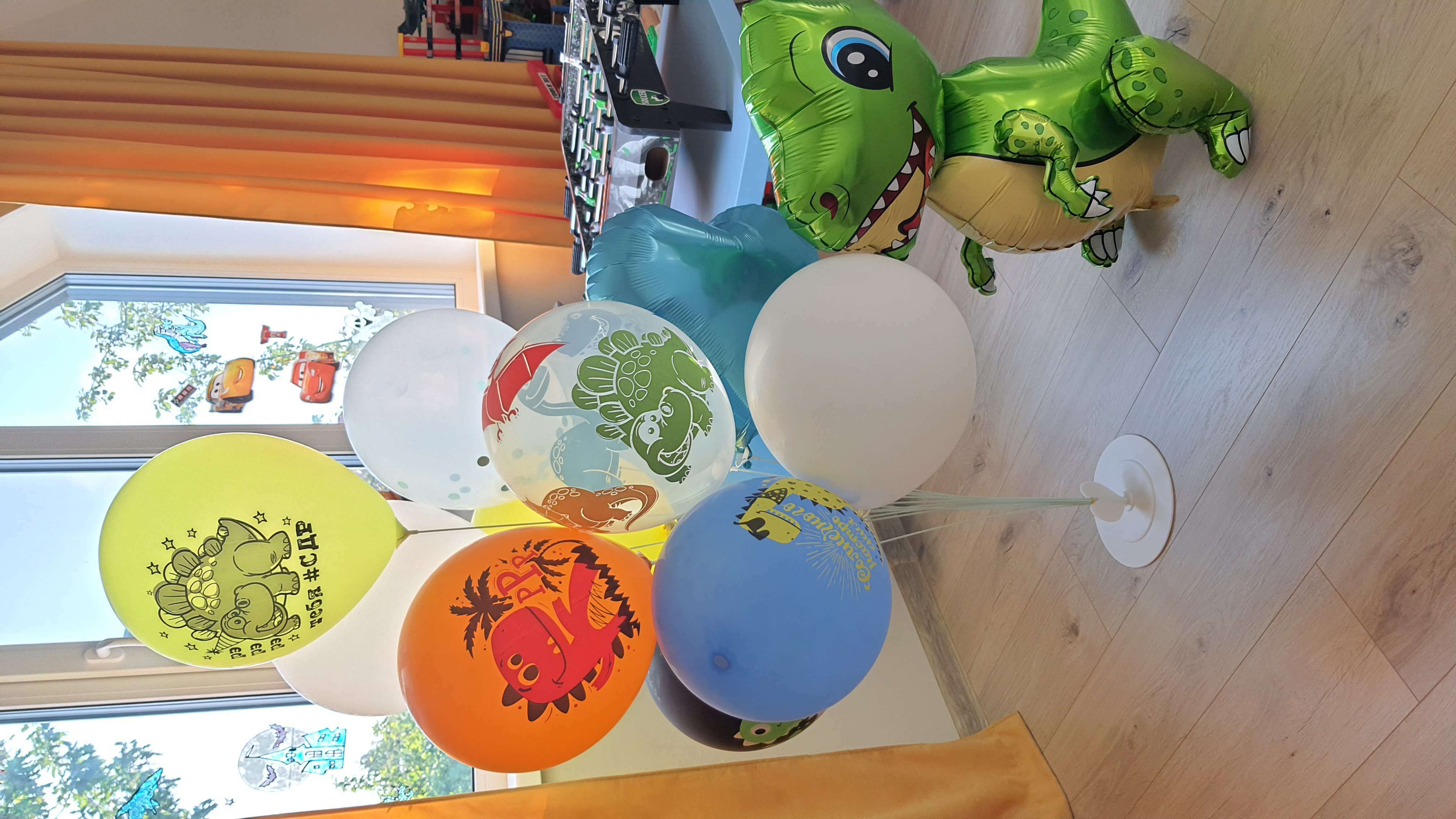 Фотография покупателя товара Стойка для воздушных шаров с подставкой, на 11 шаров, цвет красный - Фото 15
