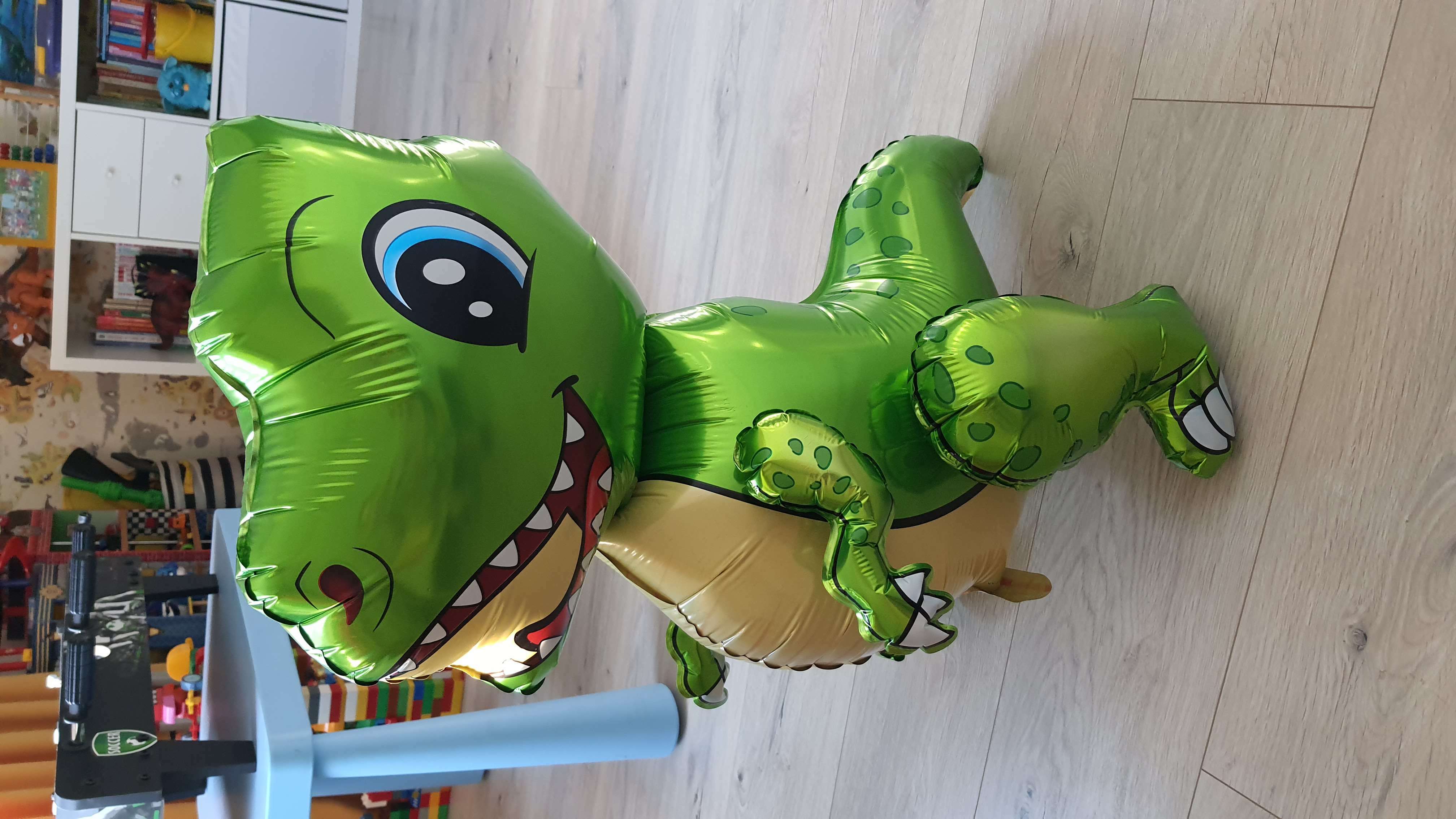 Фотография покупателя товара Шар фольгированный 30" «Маленький динозавр», ходячий, цвет зелёный - Фото 1