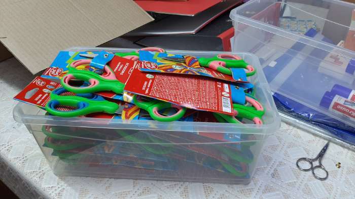 Фотография покупателя товара Ножницы детские 15 см, ErichKrause Combi, ручки с резиновыми вставками, с закруглёнными концами лезвий, МИКС