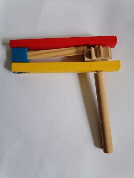 Фотография покупателя товара Музыкальная игрушка «Трещотка» 2.5×10.5×11.5 см - Фото 3