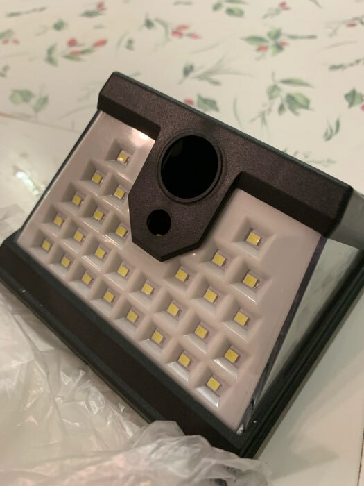 Фотография покупателя товара Садовый светильник на солнечной батарее, накладной, 11 × 12.5 × 5.5 см, 40 LED, свечение белое