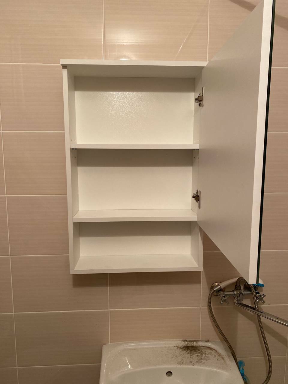 Фотография покупателя товара Зеркало-шкаф для ванной комнаты "Вега 5002" белое, 50 х 13,6 х 70 см - Фото 4