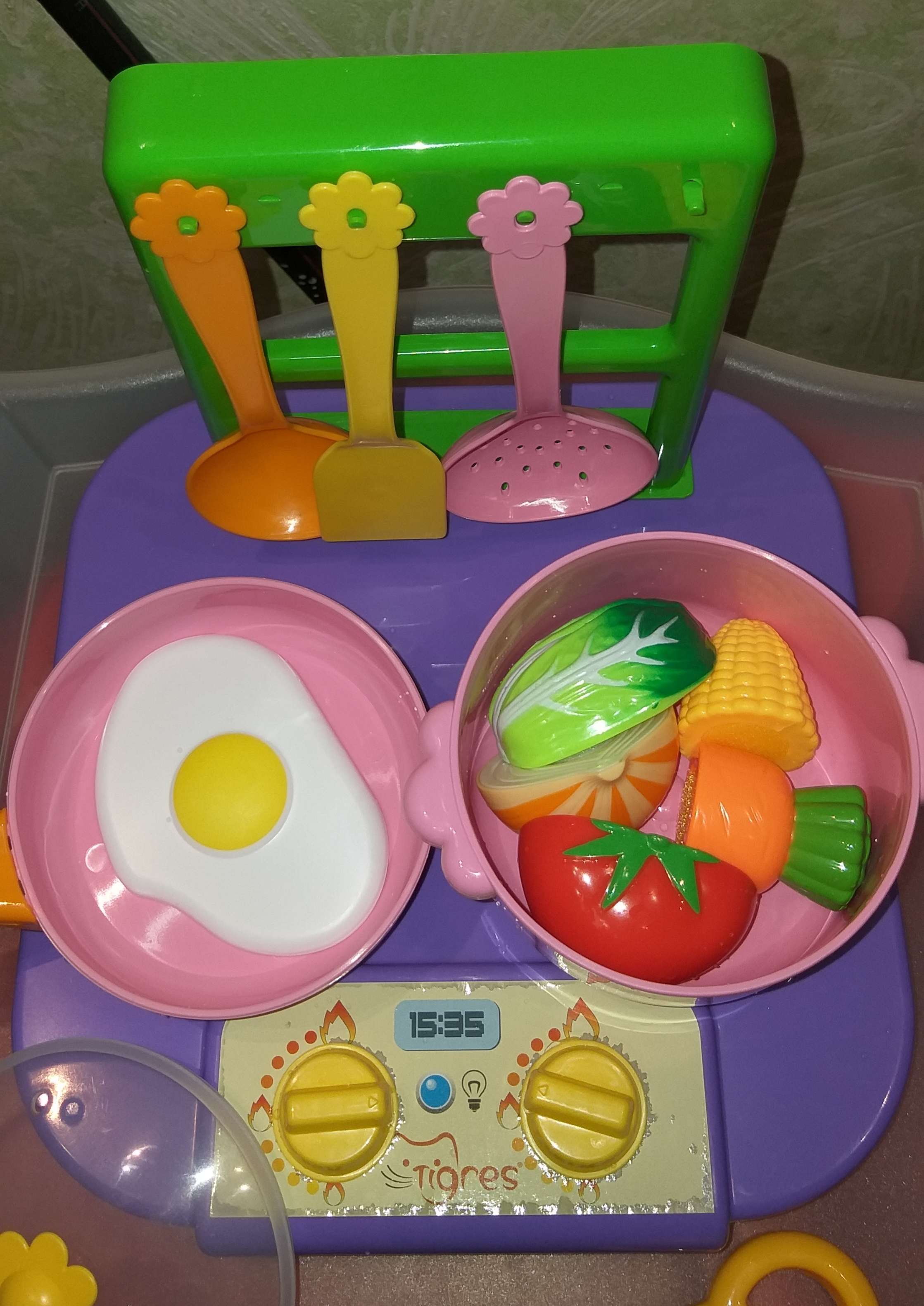 Фотография покупателя товара Набор продуктов-нарезка «Поварёнок« в корзинке, на липучках, 12 предметов, цвета МИКС - Фото 9