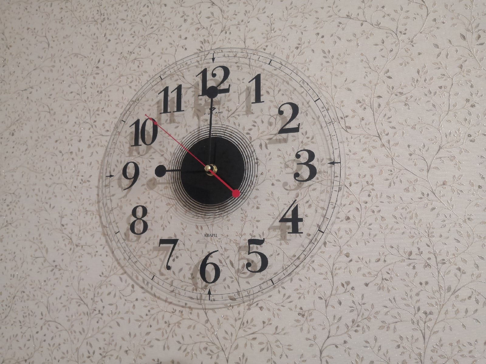 Фотография покупателя товара Часы настенные, интерьерные "Стиль 3", бесшумные, d-30 см, циферблат прозрачный - Фото 2