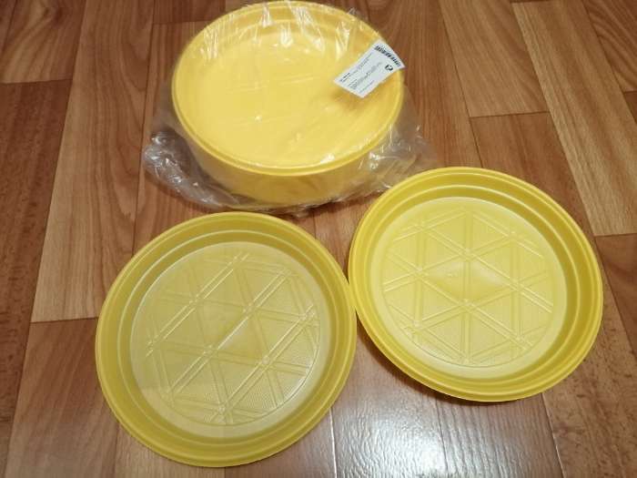 Фотография покупателя товара Тарелка одноразовая десертная, d=16,5 см, цвет жёлтый