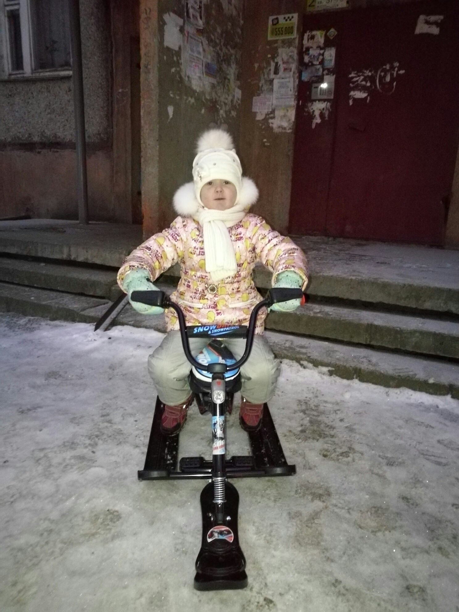 Фотография покупателя товара Снегокат Nika Snowdrive «Зимний спорт», СНД3, цвет чёрный/жёлтый - Фото 6