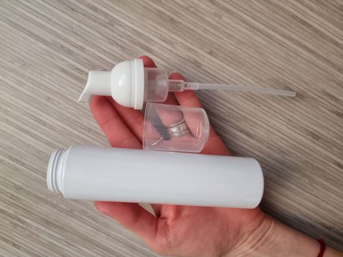 Фотография покупателя товара Бутылочка для хранения, с пенообразующим дозатором, 80 мл, цвет белый - Фото 2