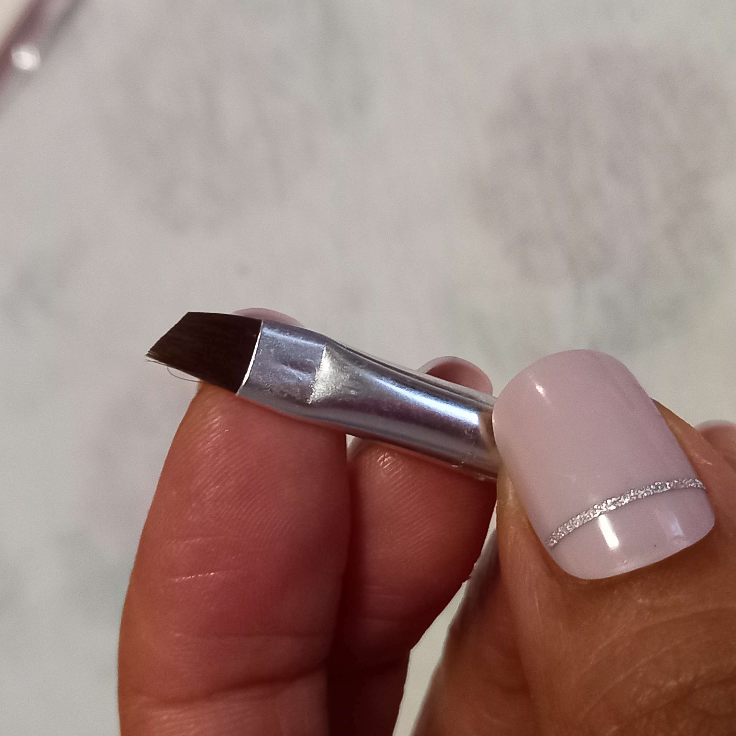 Фотография покупателя товара Кисть для наращивания и дизайна ногтей, скошенная, 17,5 см, ворс 8 × 5 мм, цвет белый - Фото 1