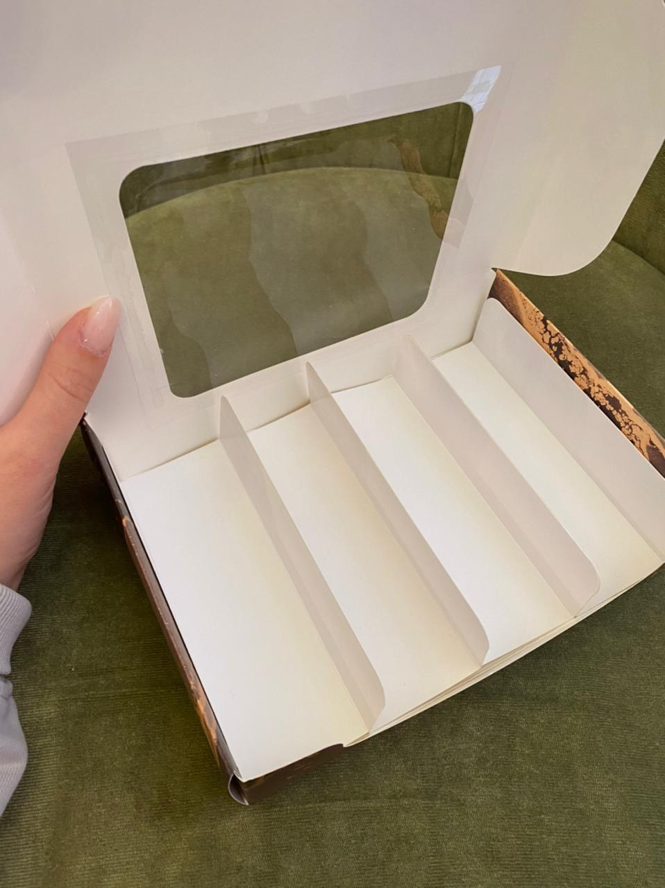 Фотография покупателя товара Коробка для эклеров с вкладышами, кондитерская упаковка, «Мрамор» - (вкладыш - 4 шт), 20 х 15 х 5 см