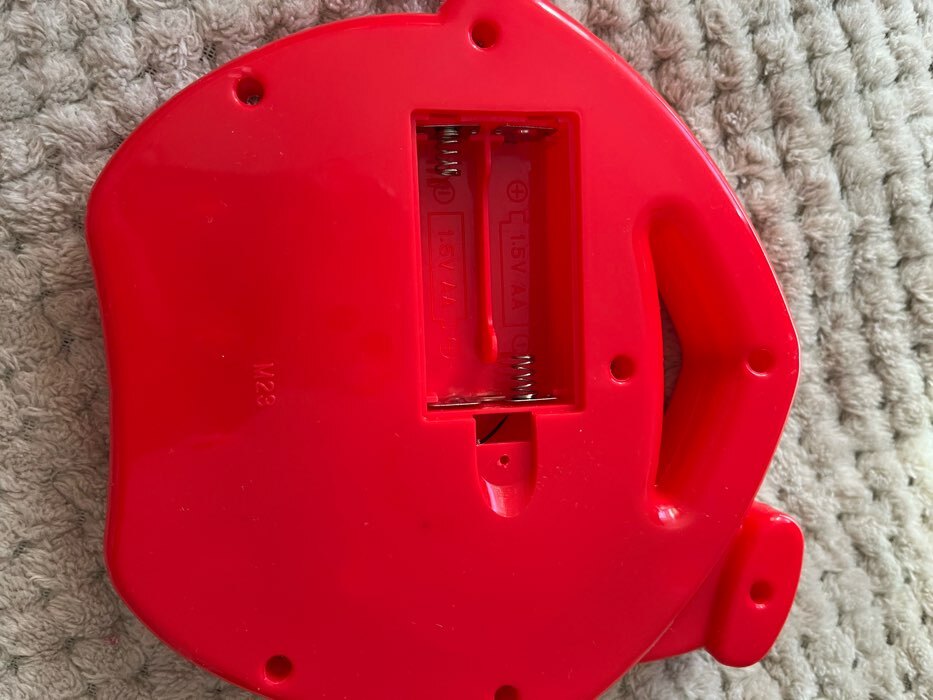 Фотография покупателя товара Музыкальная игрушка-пианино «Любимые сказки», звук, батарейки, цвет красный