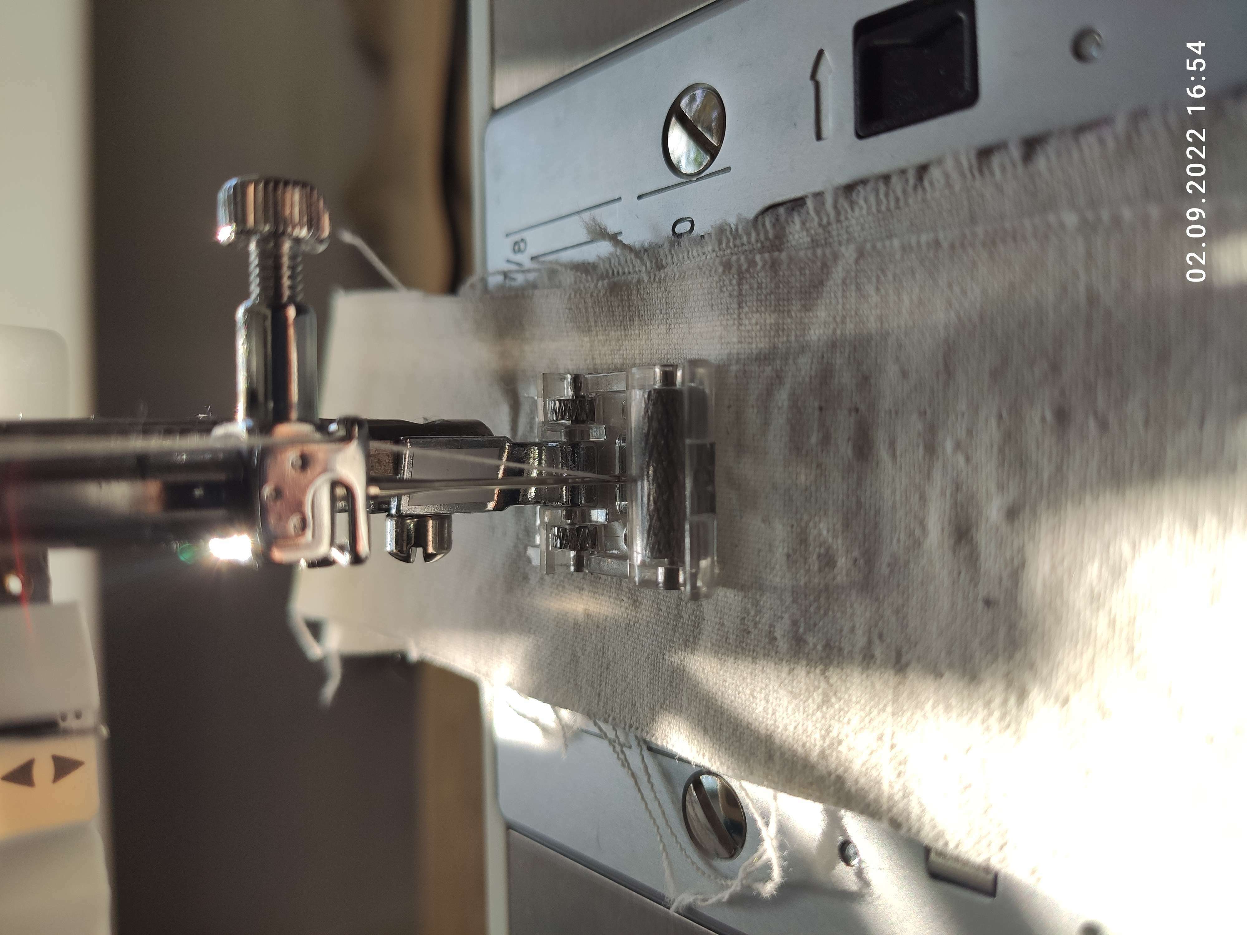 Фотография покупателя товара Лапка для швейных машин, роликовая, «Зигзаг», 5 мм, 1,9 × 3 см - Фото 9