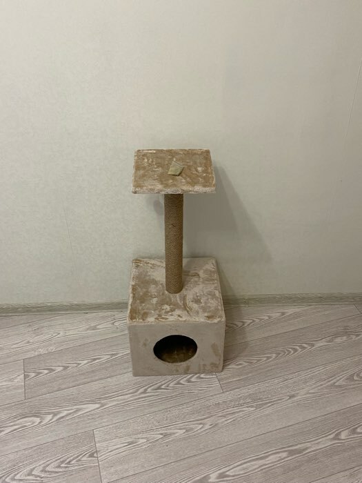 Фотография покупателя товара Домик для кошек с когтеточкой "Куб", с площадкой и игрушкой, 35 х 30 х 85 см, микс цветов - Фото 1