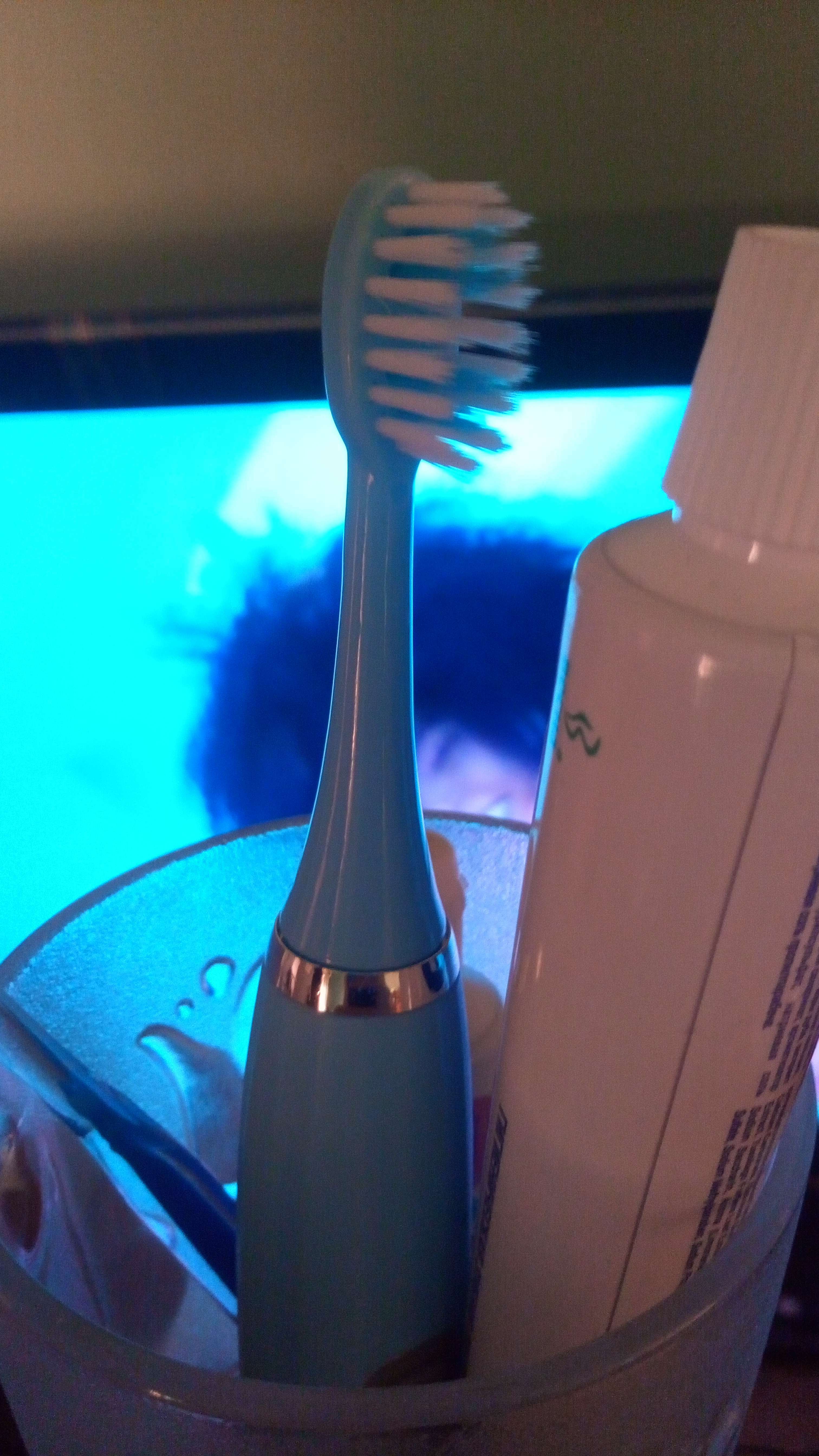 Фотография покупателя товара Электрическая зубная щетка HOMESTAR HS-6004, 5600 движ/мин, 2 насадки, голубая - Фото 2