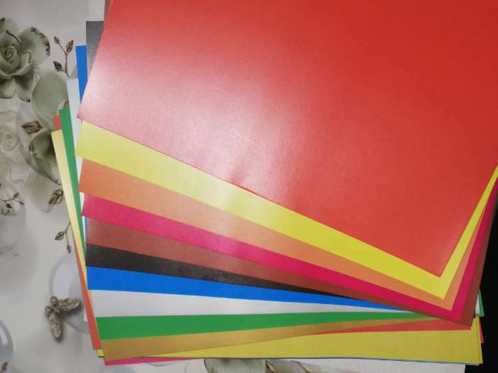 Фотография покупателя товара Набор "Смешарики" А4: 10л цветного одностороннего картона + 16л цветной двусторонней бумаги - Фото 3