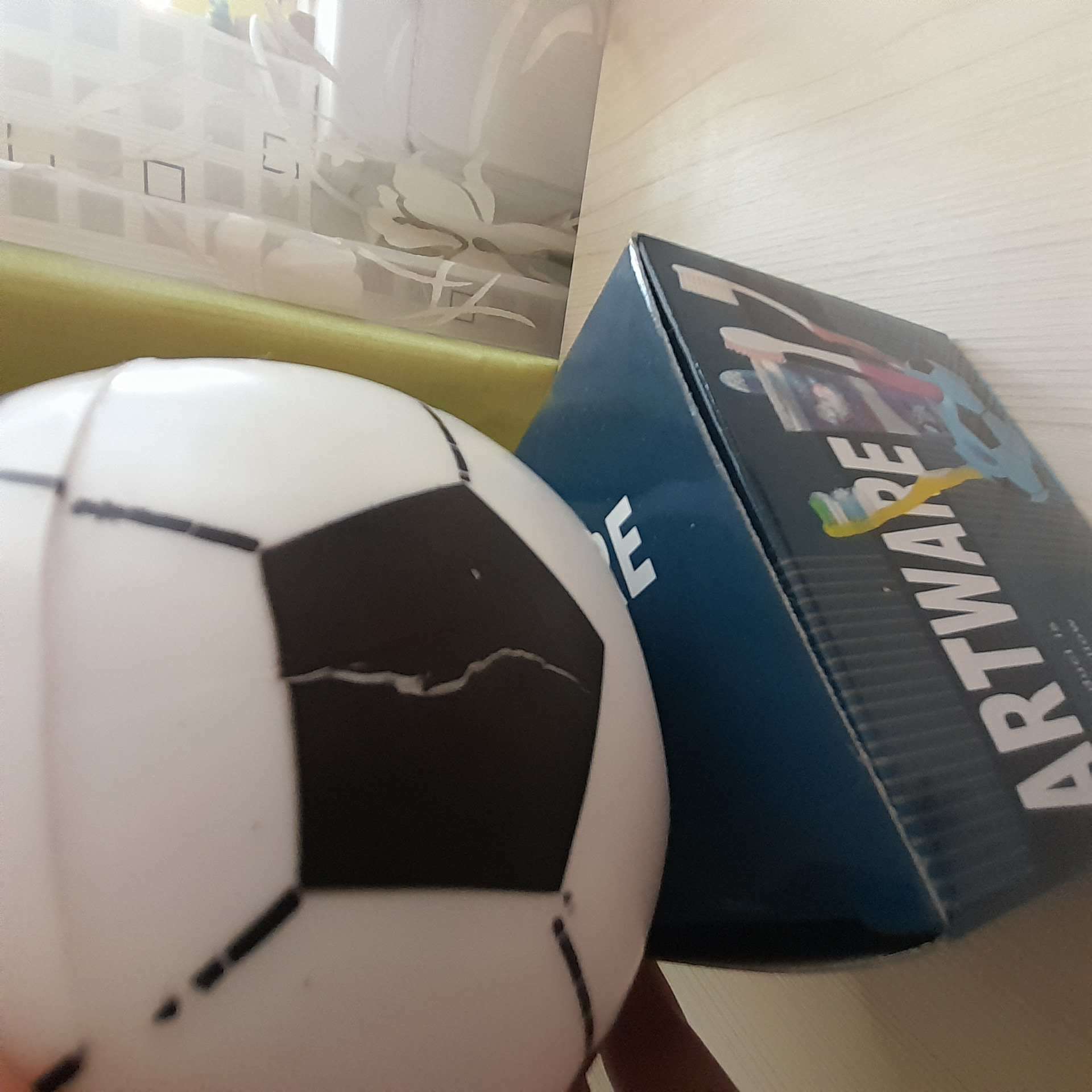 Фотография покупателя товара Подставка для пишущих принадлежностей "Мяч", МИКС - Фото 3