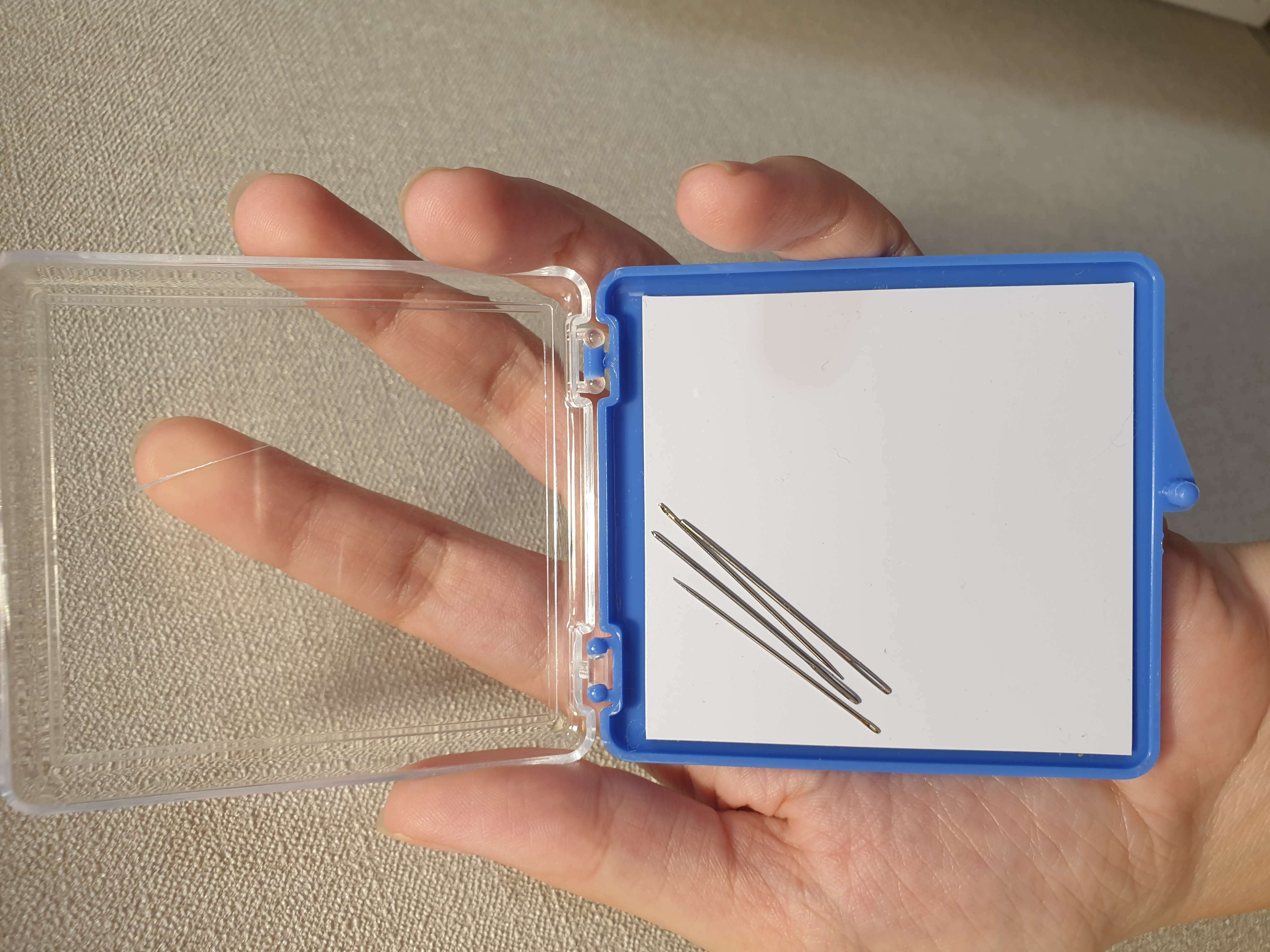 Фотография покупателя товара Игольница магнитная с иглами, 7 × 8 см, цвет МИКС, УЦЕНКА