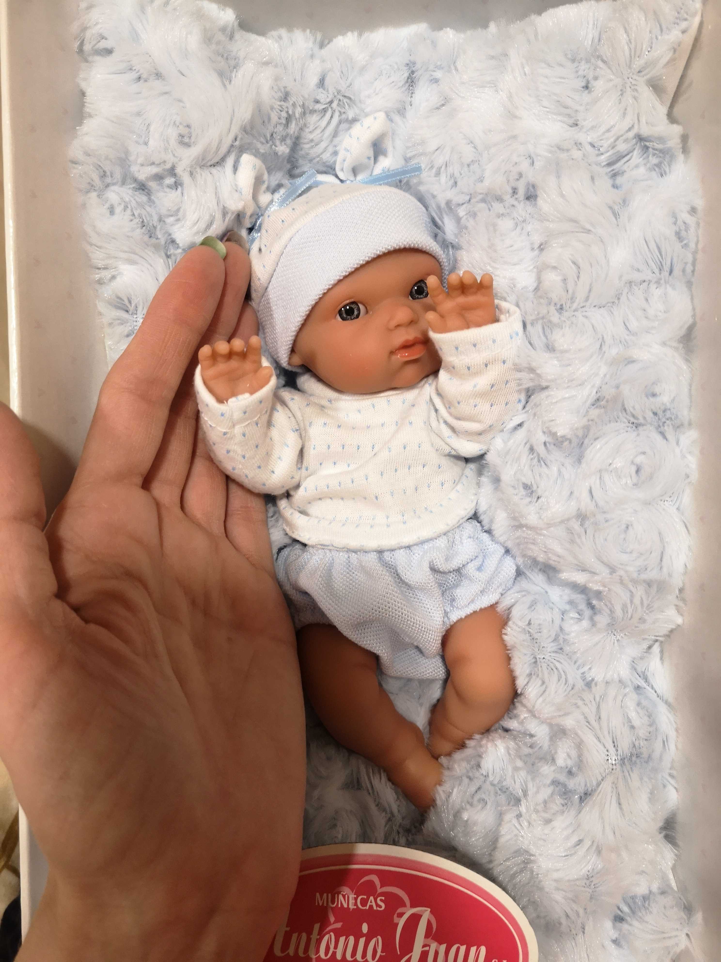 Фотография покупателя товара Кукла «Пепито» мальчик, на голубом одеялке, 21 см - Фото 1
