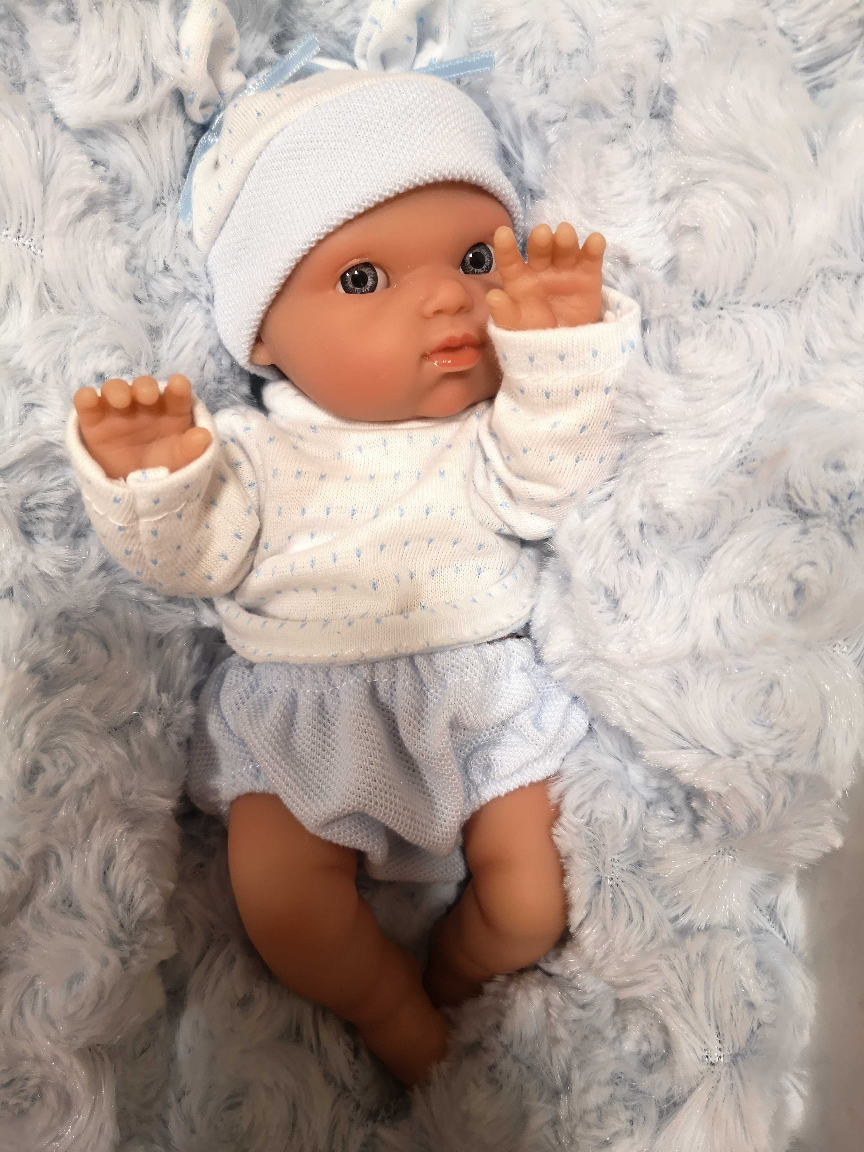 Фотография покупателя товара Кукла «Пепито» мальчик, на голубом одеялке, 21 см - Фото 2