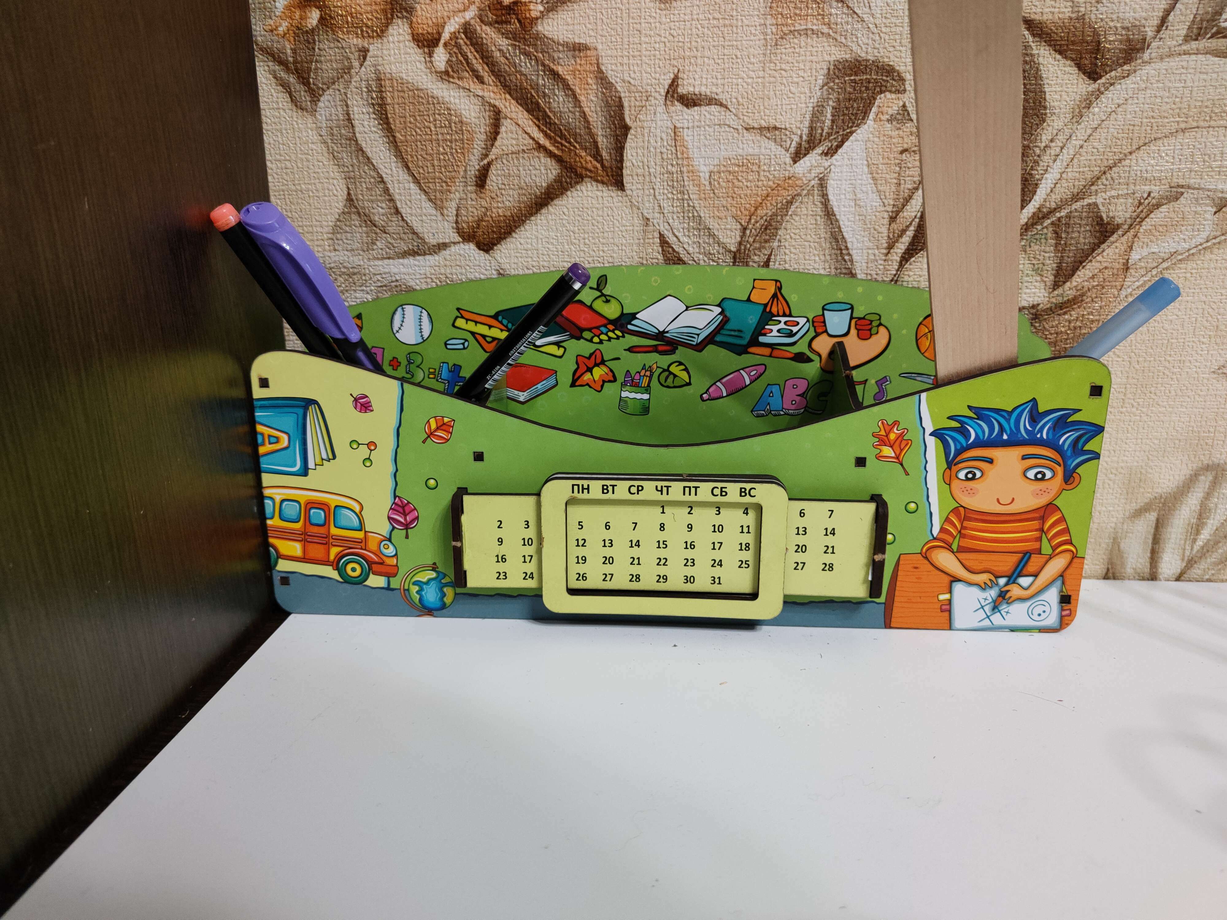 Фотография покупателя товара Органайзер для канцелярских предметов "Диванчик из детства", с вечным календарём - Фото 44