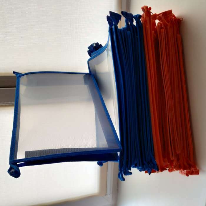 Фотография покупателя товара Папка пластиковая А4, 325 х 230 х 55 мм, молния сверху, Calligrata "Офис", ПМ-А4-02, 0.5 мм, прозрачная, синяя