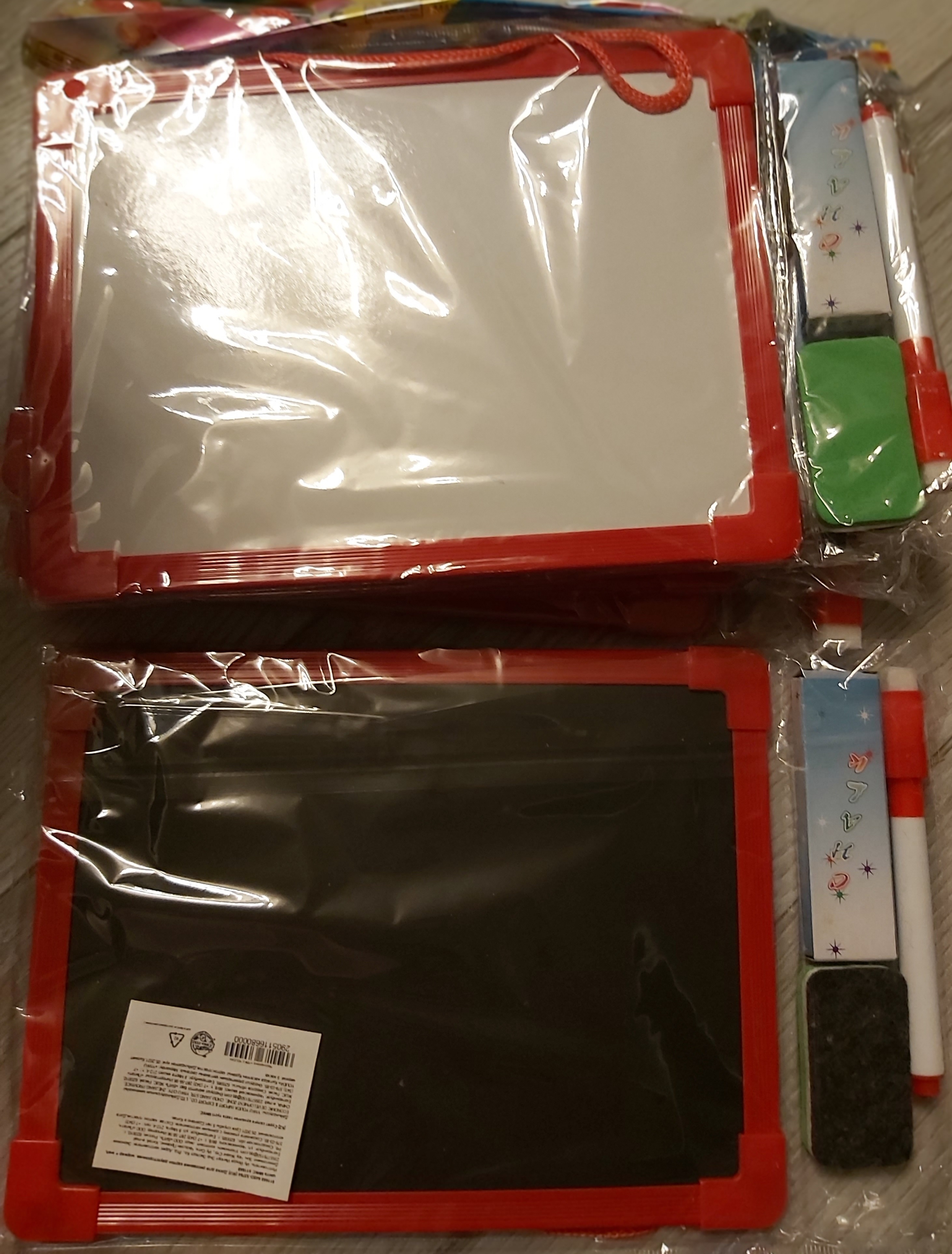 Фотография покупателя товара Доска для рисования двухсторонняя картонная, маркер + мел + губка, цвета МИКС