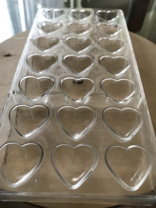 Фотография покупателя товара Форма для шоколада KONFINETTA «Сердца», 27,5×13,5 см, 21 ячейка (2×3 см) - Фото 11