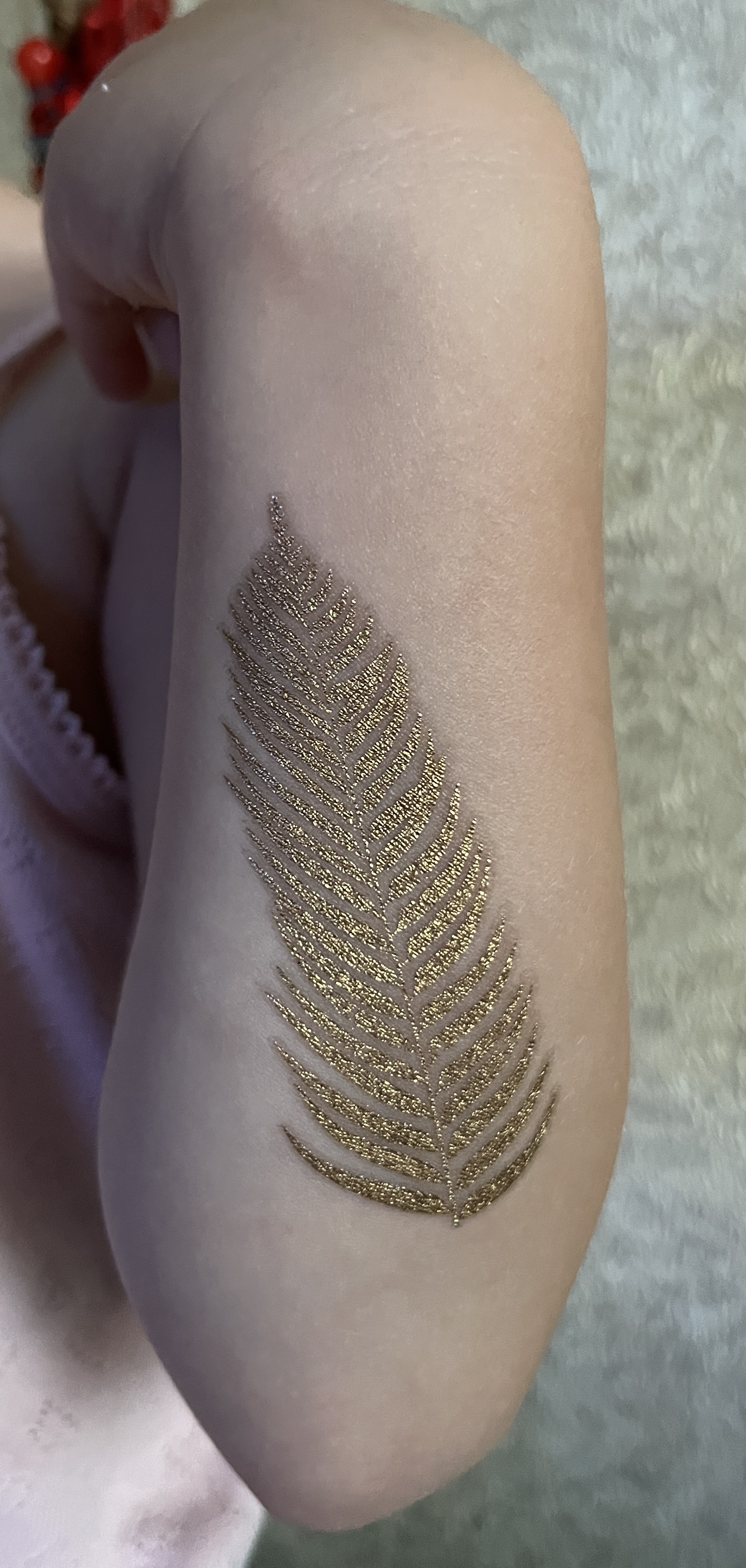 Фотография покупателя товара Татуировка на тело браслет "Листья" золотые 5х12 см - Фото 2