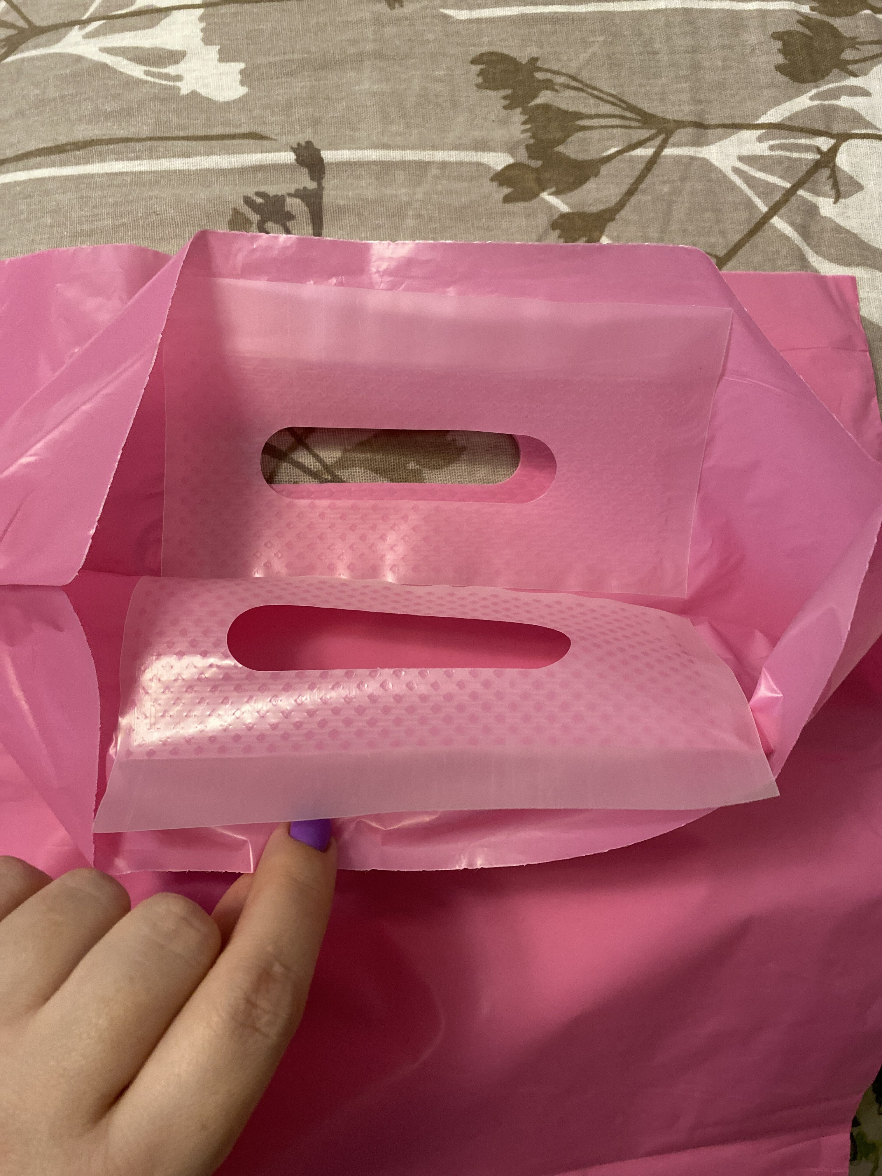 Фотография покупателя товара Пакет полиэтиленовый с вырубной ручкой, Розовый 30-40 См, 30 мкм - Фото 2