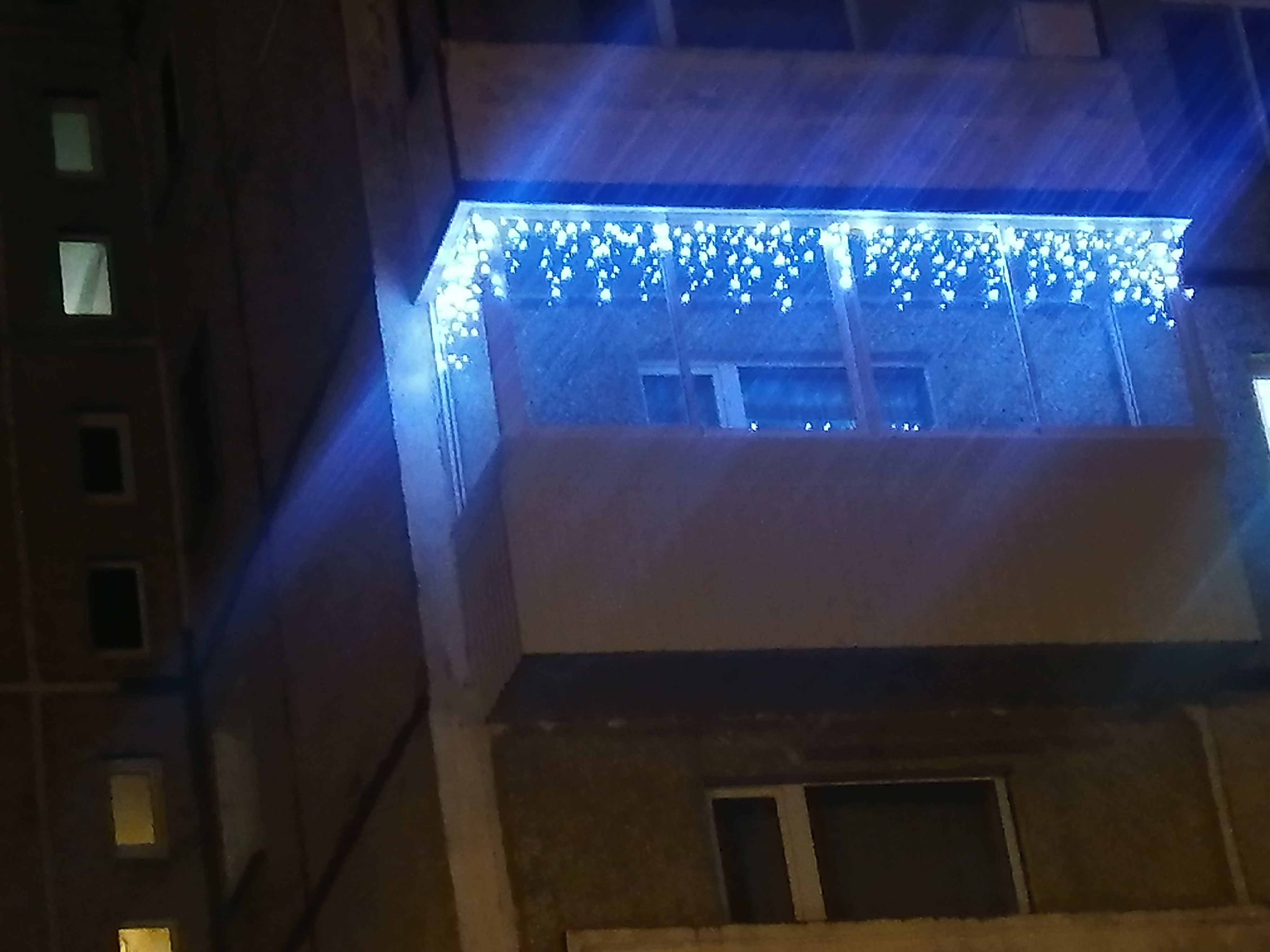 Фотография покупателя товара Гирлянда «Бахрома» 3 × 0.6 м, IP44, УМС, белая нить, 160 LED, свечение мульти, 220 В - Фото 32