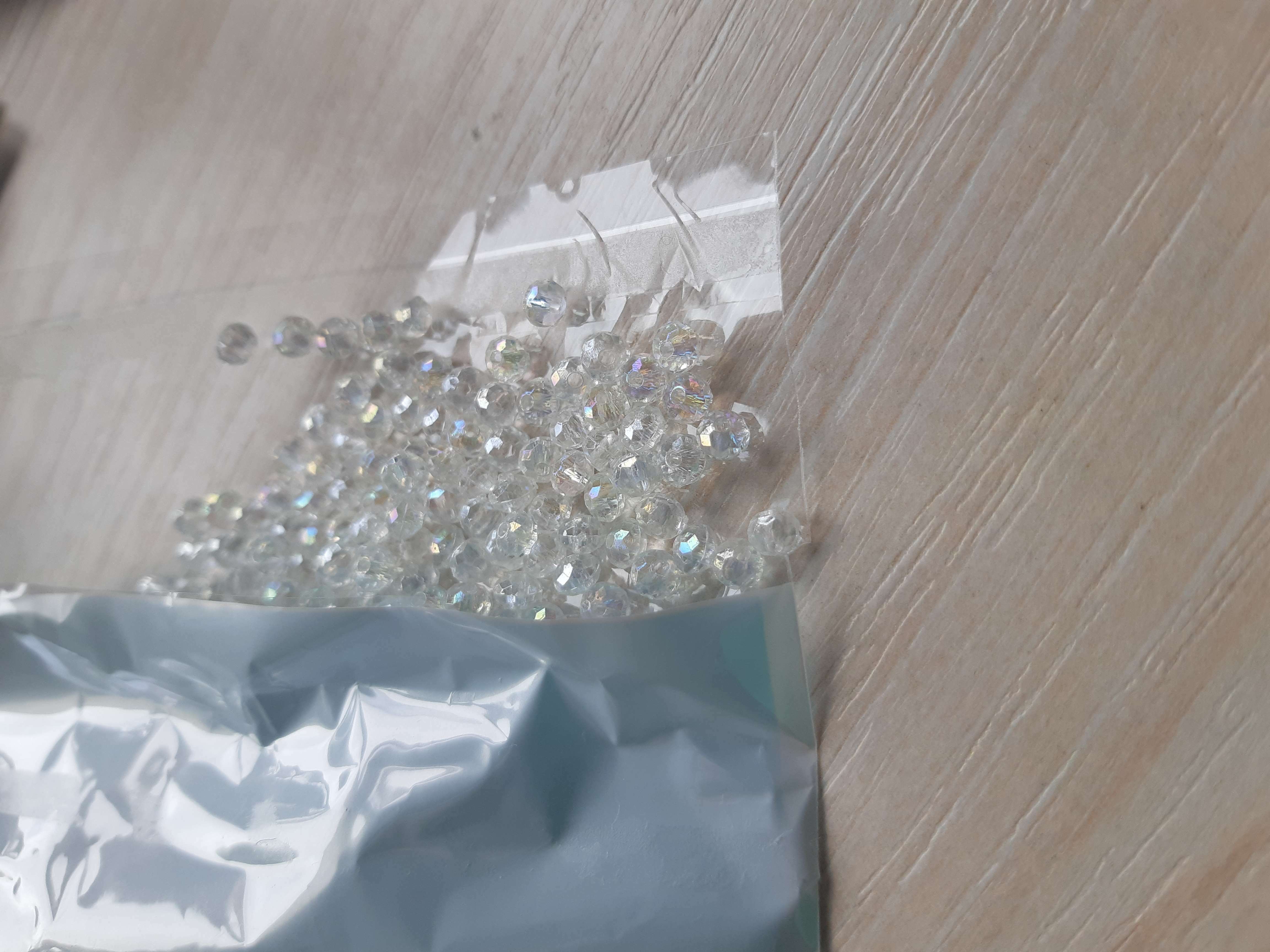 Фотография покупателя товара Бусины для творчества пластик "Мыльный пузырь с гранями" набор 20гр  4/0 0,4х0,4х0,4 см - Фото 1